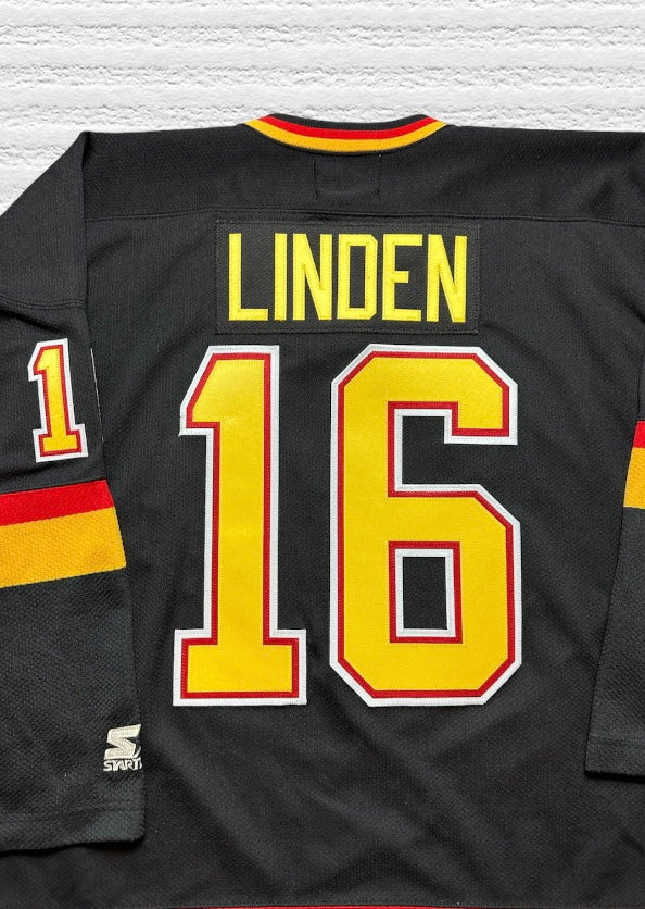 Trevor Linden Vancouver Canucks Vintage 90s Starter Jersey (2XL)