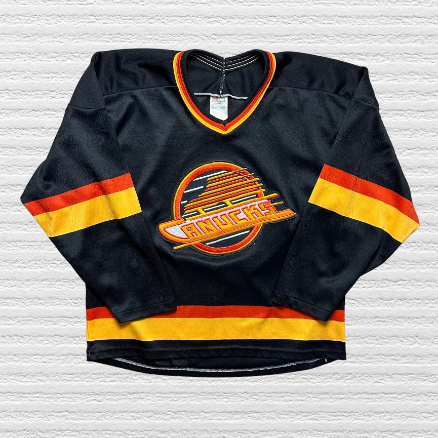 Vancouver Canucks Vintage 90s CCM Jersey Size (L)