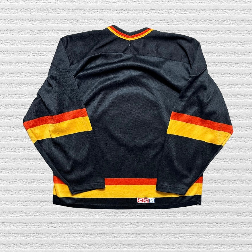 Vancouver Canucks Vintage 90s CCM Jersey Size (L)