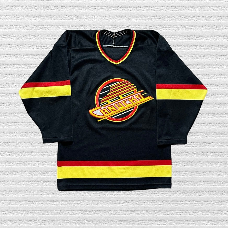 Vancouver Canucks Vintage CCM Jersey Size (S)