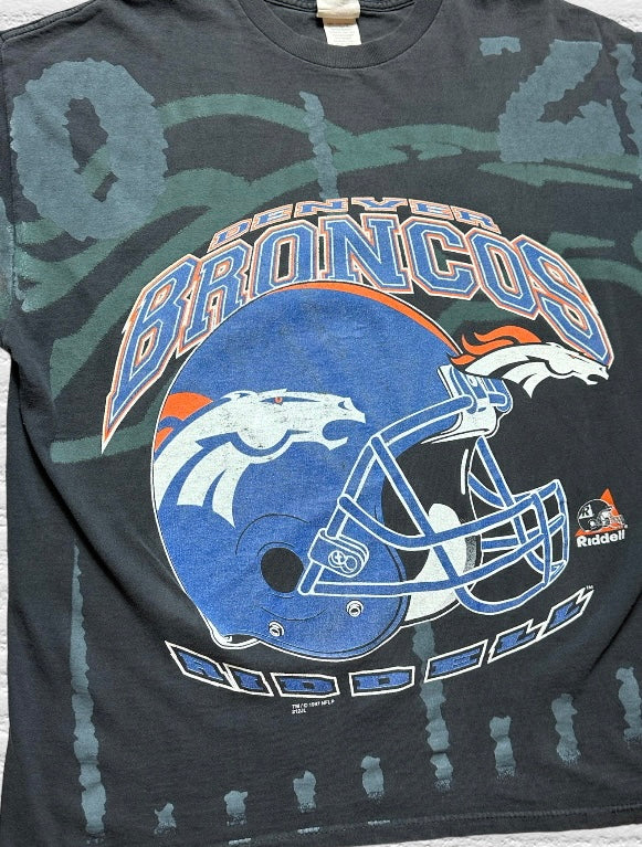 Vintage 1997 Denver Broncos Mega Print Tee (L)