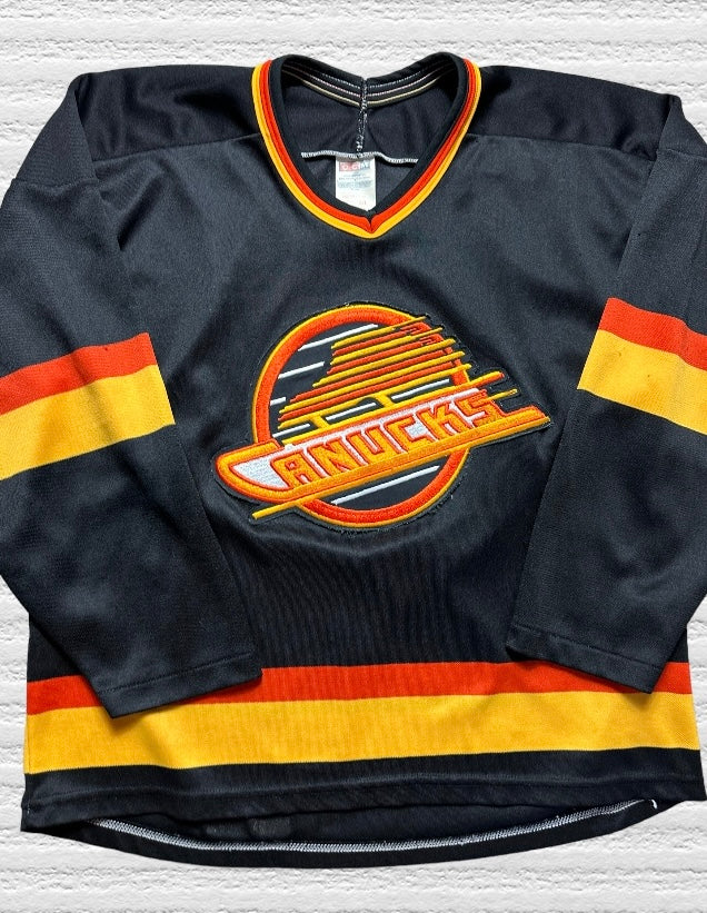 Vancouver Canucks Vintage 90s CCM Jersey Size (L)