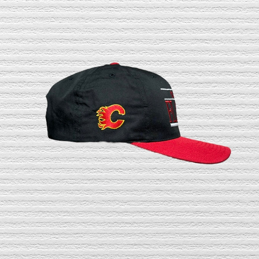 Calgary Flames Vintage 90s Annco Bar Line SnapBack Hat