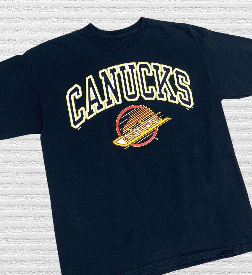 Canucks t shirt vintage online